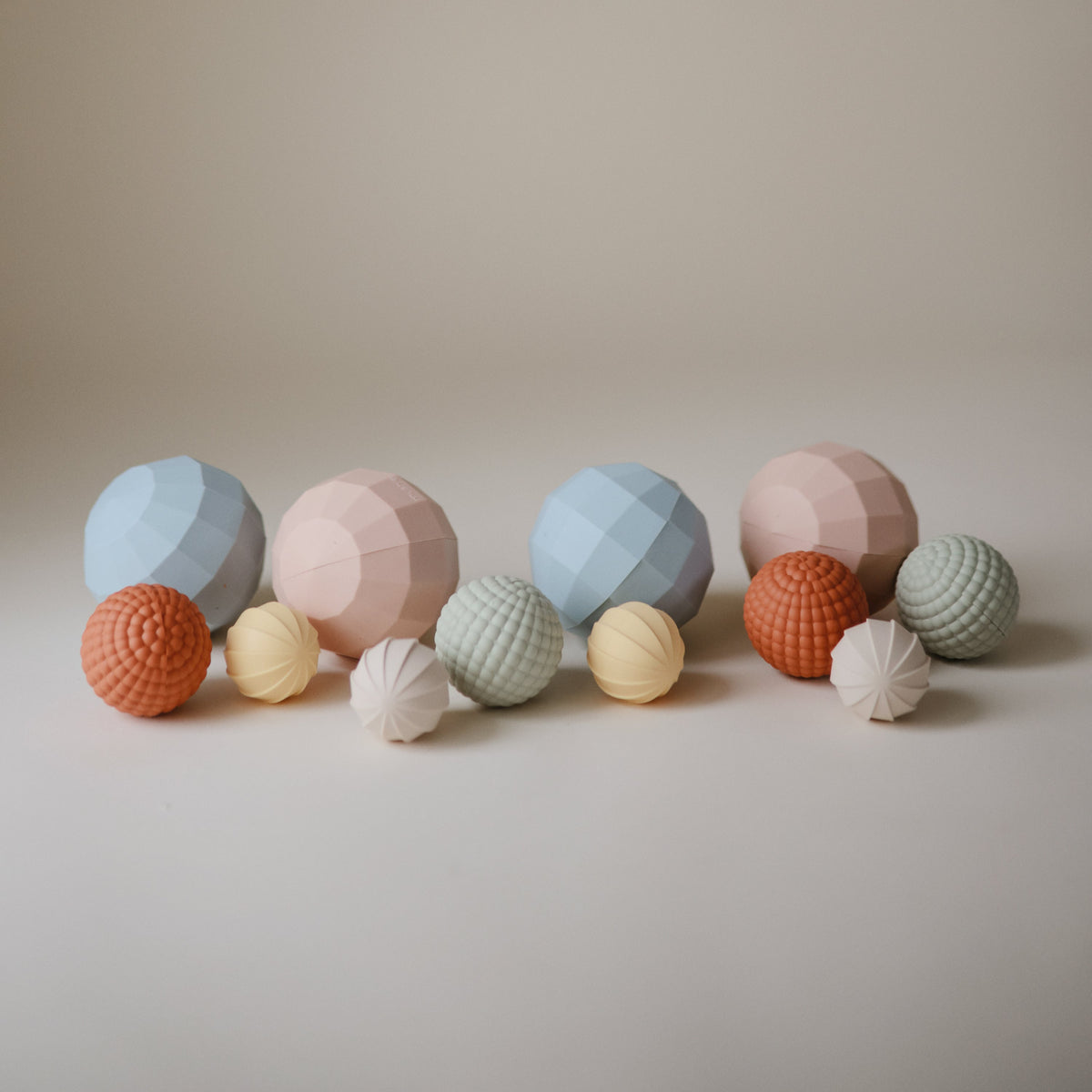 Textured Nesting Sphere Set