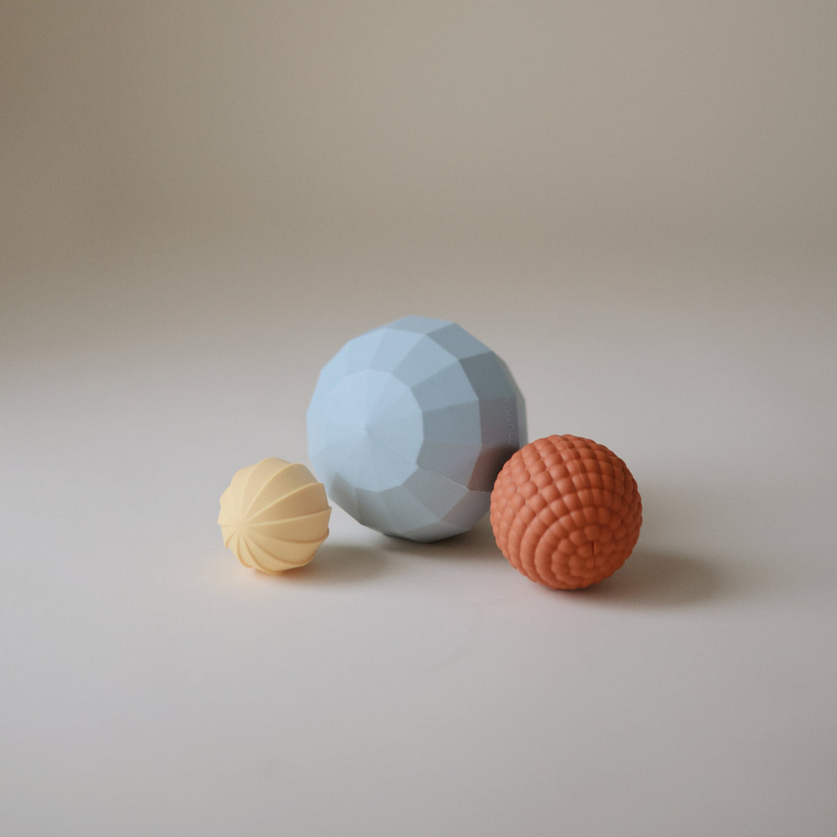 Textured Nesting Sphere Set