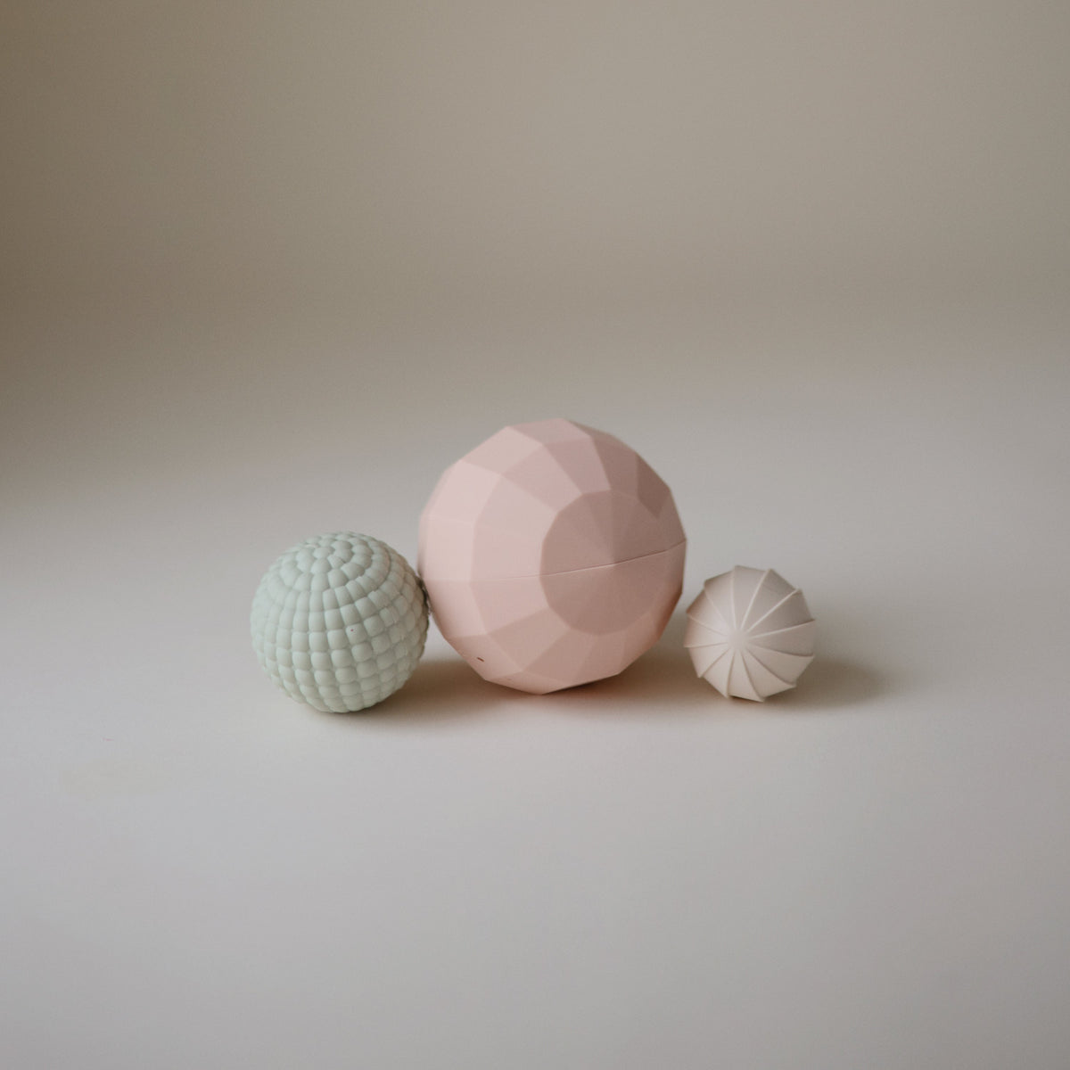 Textured Nesting Sphere Set
