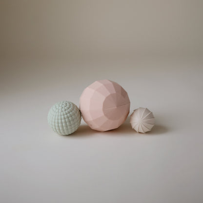 Textured Nesting Sphere Set